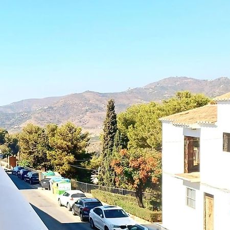 Limerencia: Tu Hogar En Este Blanco Pueblo Frigiliana Exterior photo
