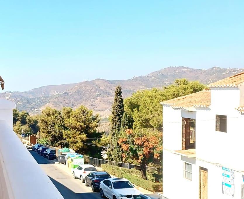 Limerencia: Tu Hogar En Este Blanco Pueblo Frigiliana Exterior photo